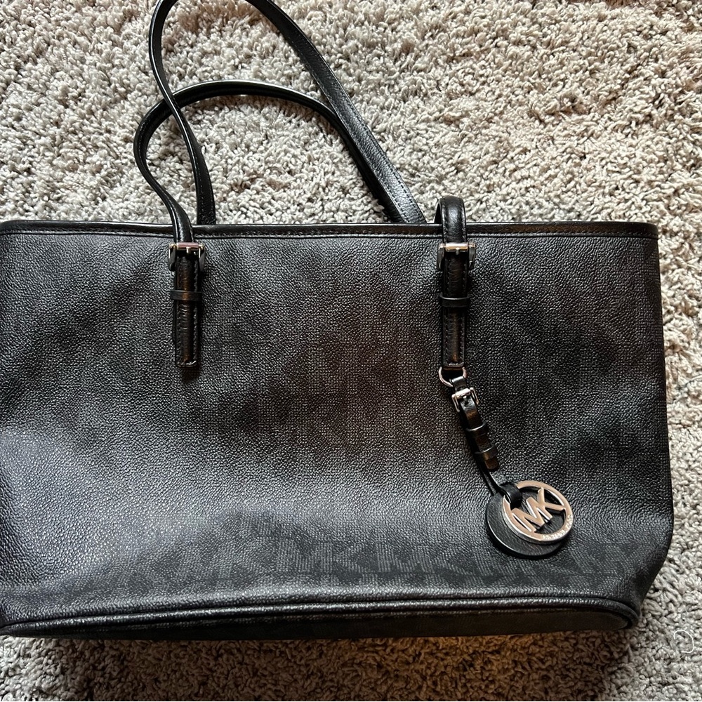 black michael kors purse